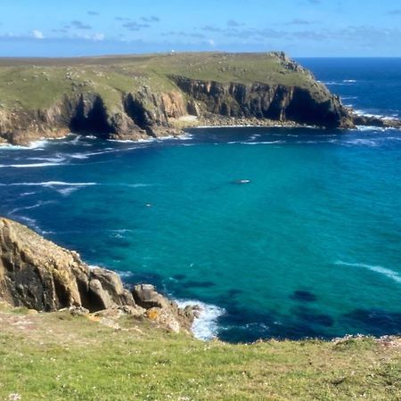 2 Bedroom Cottage Sleeps 4 With Hot-Tub, & Shared Pool Use Sennen Buitenkant foto