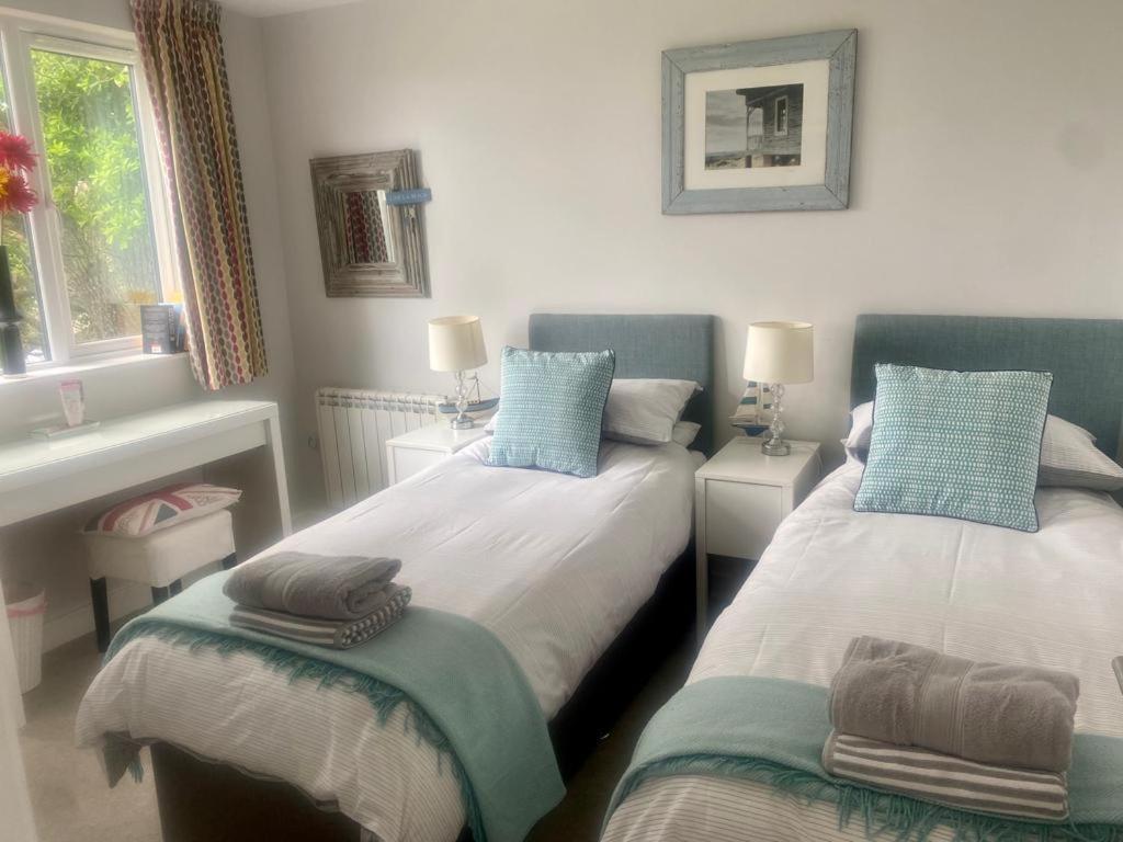 2 Bedroom Cottage Sleeps 4 With Hot-Tub, & Shared Pool Use Sennen Buitenkant foto