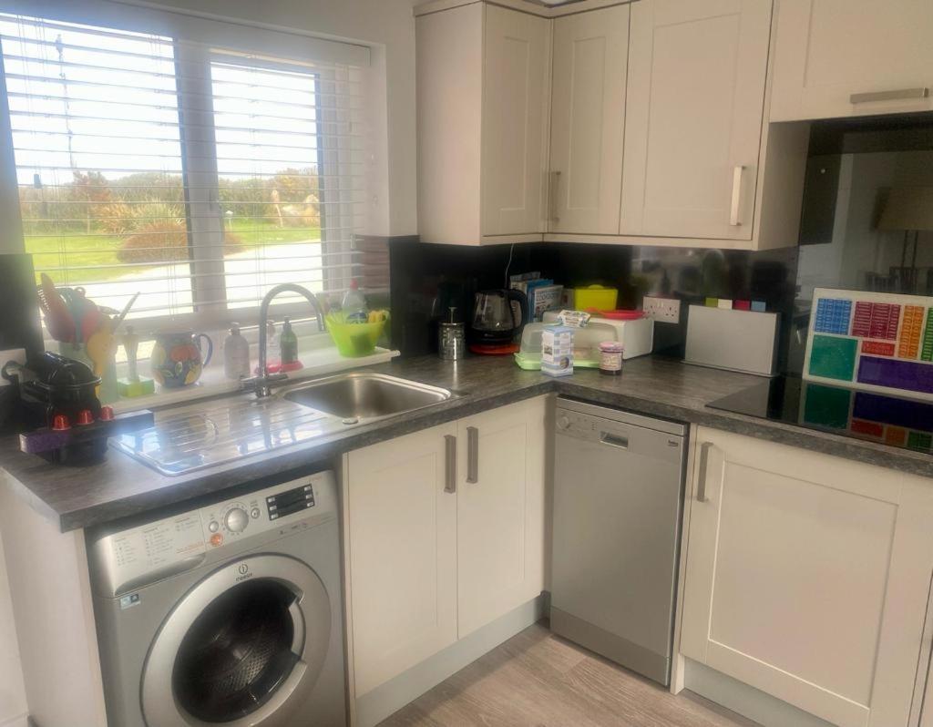 2 Bedroom Cottage Sleeps 4 With Hot-Tub, & Shared Pool Use Sennen Buitenkant foto