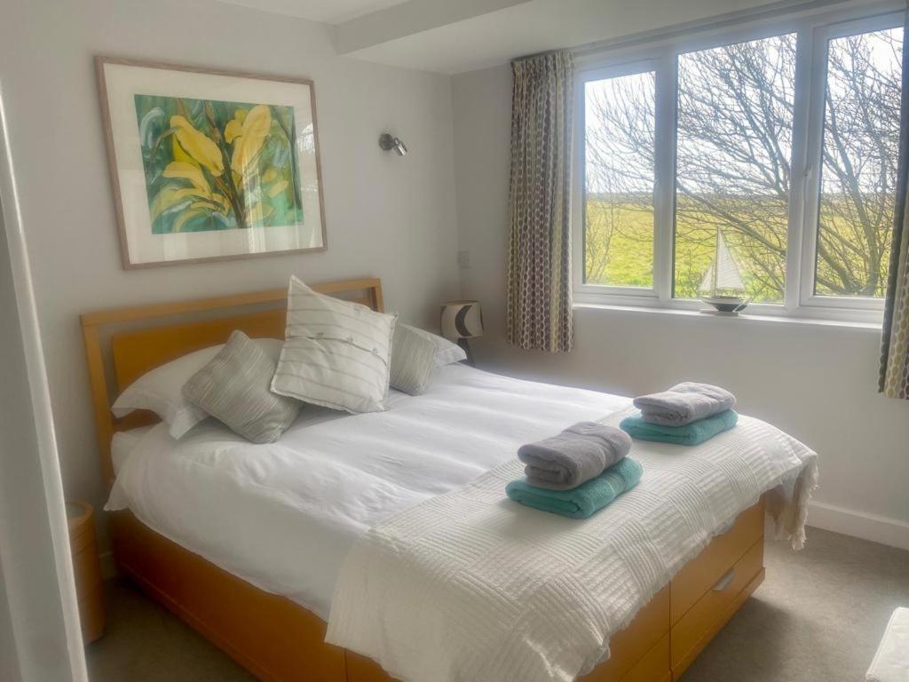 2 Bedroom Cottage Sleeps 4 With Hot-Tub, & Shared Pool Use Sennen Buitenkant foto