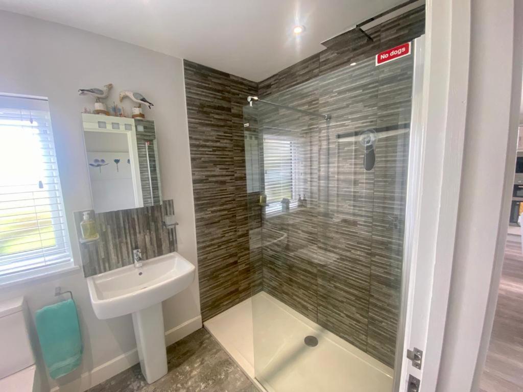 2 Bedroom Cottage Sleeps 4 With Hot-Tub, & Shared Pool Use Sennen Buitenkant foto