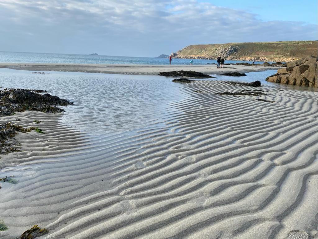 2 Bedroom Cottage Sleeps 4 With Hot-Tub, & Shared Pool Use Sennen Buitenkant foto